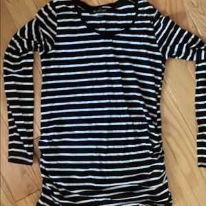 Maternity long sleeve shirt size Medium
